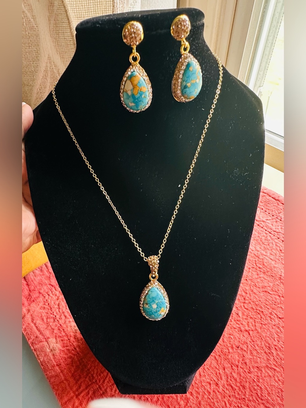 Hot deal‼️Gold-Tone Turquoise marble stone Teardrop Necklace & Earrings Set